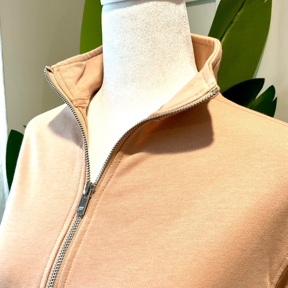 Fabletics pullover. Excellent condition - Picture 4 of 6